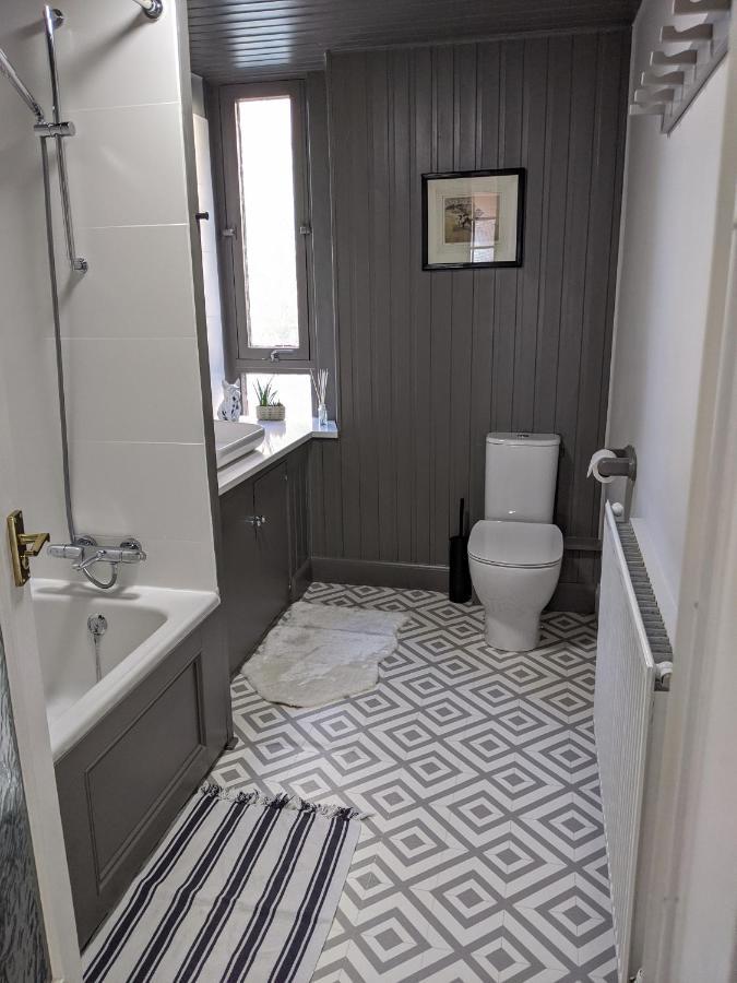 Central Hawick Spacious Stylish Flat With Log Burner Екстериор снимка
