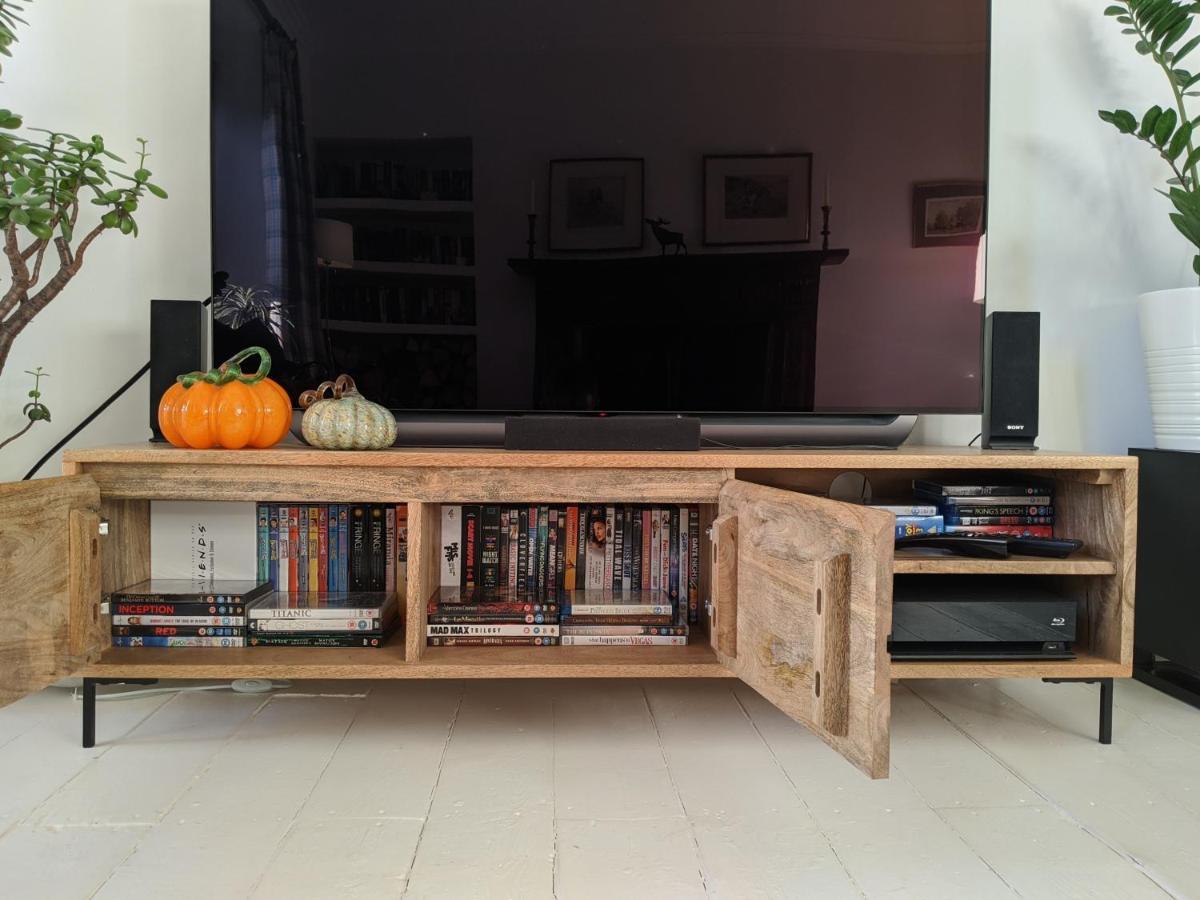 Central Hawick Spacious Stylish Flat With Log Burner Екстериор снимка